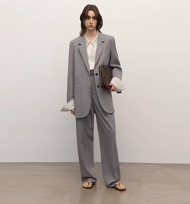 Heavy Fine Twill Worsted Wool, Asymmetrical Collar Design, Basic Classic Two-Button Suit